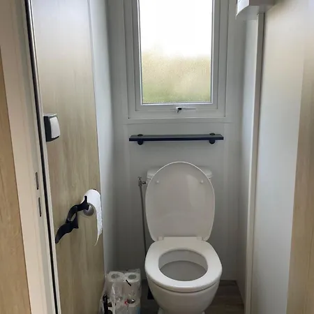 Charming 3-bedroom Mobile In Les Mathes, France