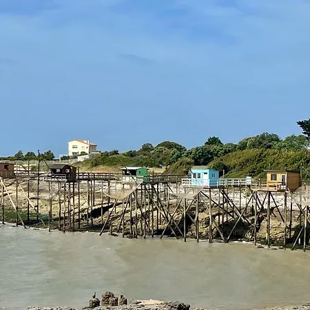 Hébergement de vacances Charming 3-bedroom Mobile In Les Mathes, France *