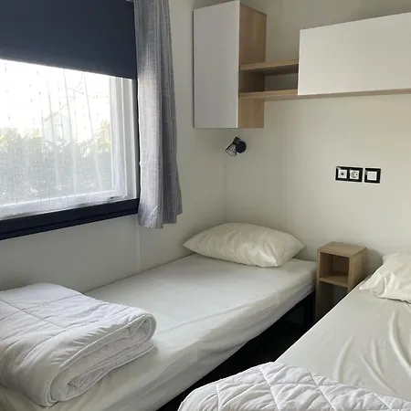 Hébergement de vacances Charming 3-bedroom Mobile In Les Mathes, France *