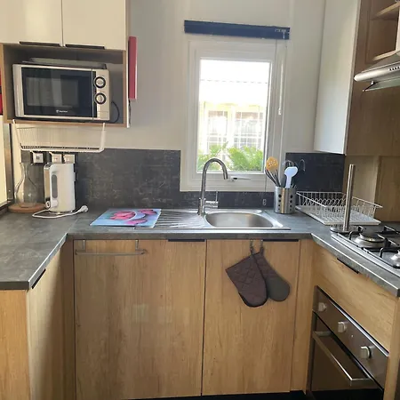 Charming 3-bedroom Mobile In Les Mathes, France Hébergement de vacances