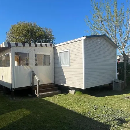 Charming 3-bedroom Mobile In Les Mathes, France *