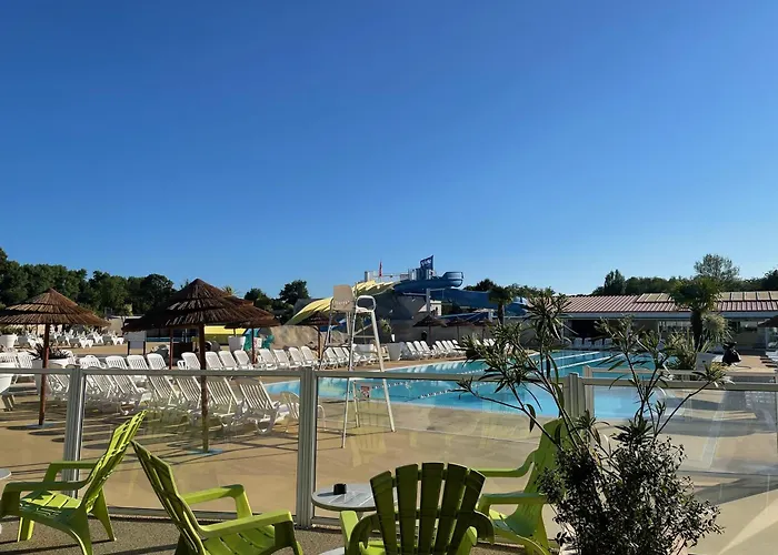 Charming 3-bedroom Mobile In Les Mathes, France Les Mathes