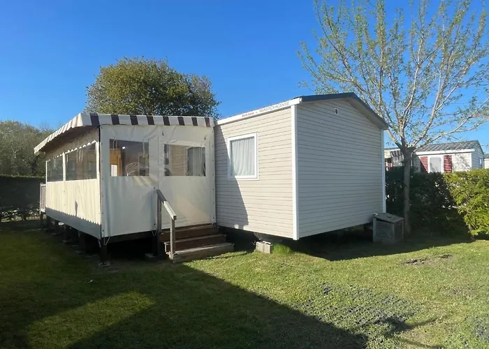 Charming 3-bedroom Mobile In Les Mathes, France *